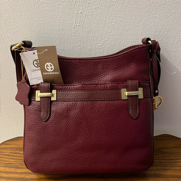 Giani Bernini Pebble Bridle Crossbody- Wine - Picture 1 of 8